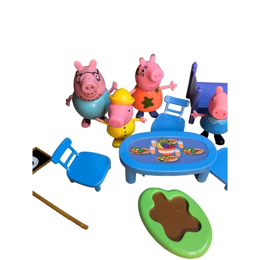Olivia the Pig 2 in1 Transforming Playset House Pirate Ship W/ Peppa Pig Figures - Picture 11 of 16